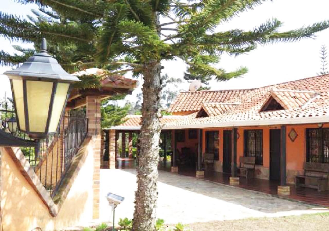 Hotel Cristo Rey Campestre Los Santos  Eksteriør bilde